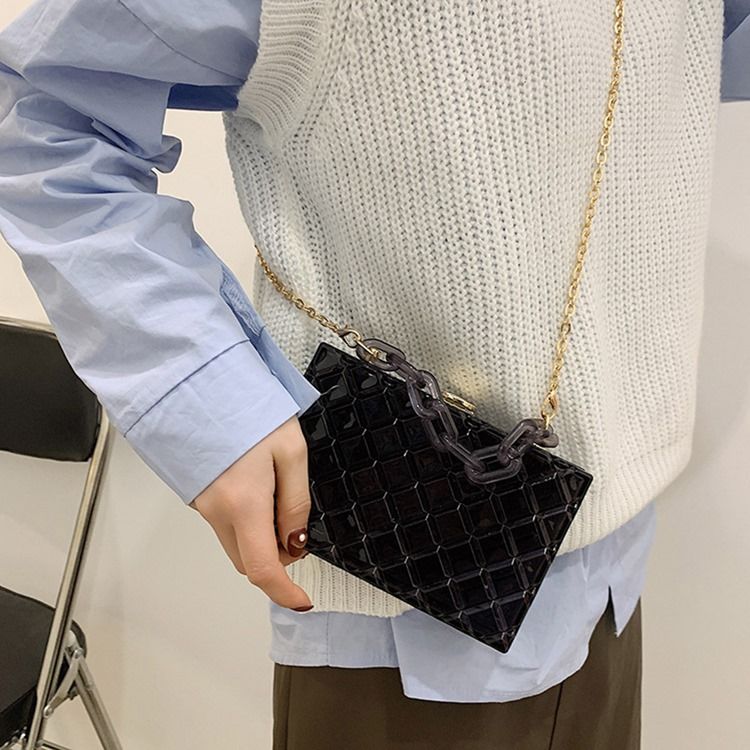 Korean Lock Plain Flap Crossbody -laukut