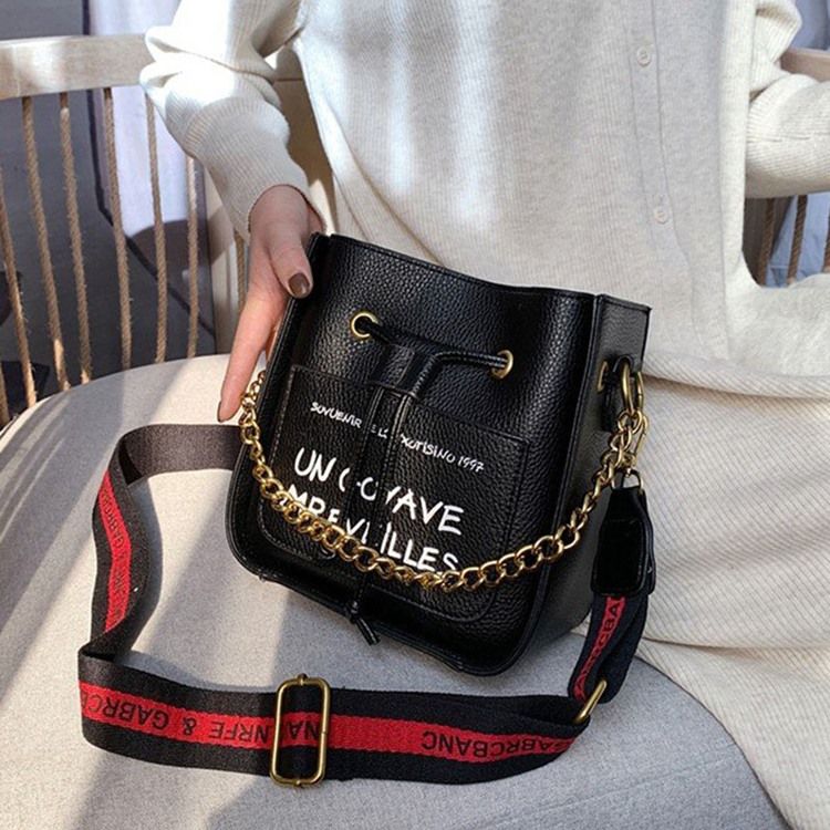 Letter Pu Thread Rectangle Crossbody -laukut