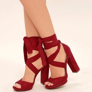 Naisten Punaisen Ristin Hihna Chunky Heel Sandaalit