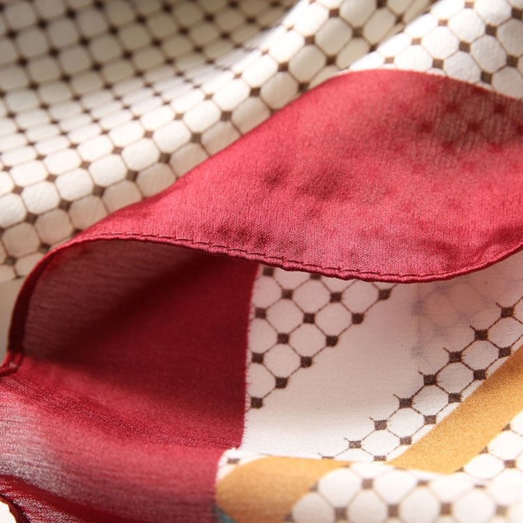 Naisten Patchwork Charmeuse -ruudullinen Huivi