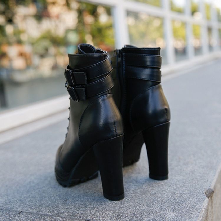 Rivet Roune Toe Chunky Heel Naisten Nilkkurit