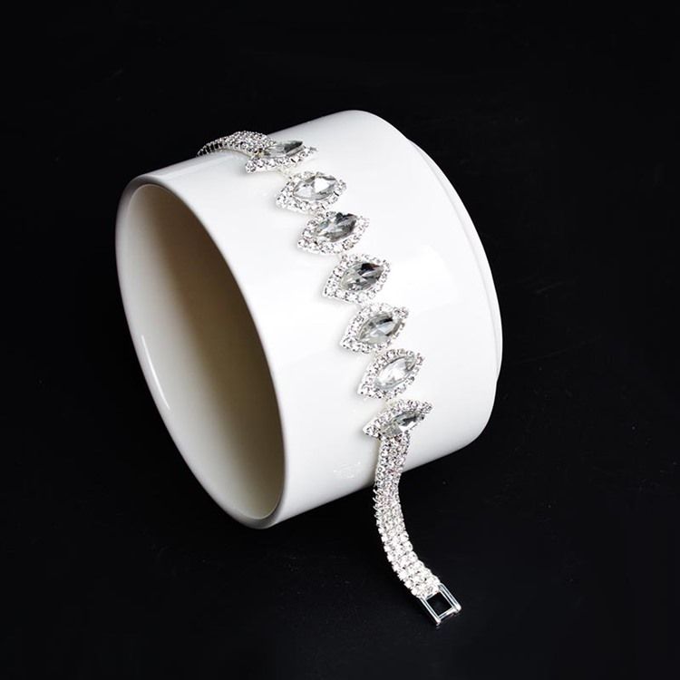 Crystal Timanttirannekoru