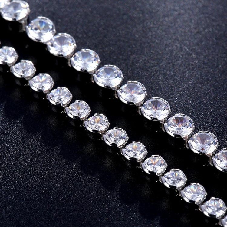 Yksinkertaiset Diamante-rannekorut